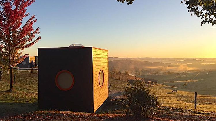 Fugue insolite en huttes gauloises ou tipis